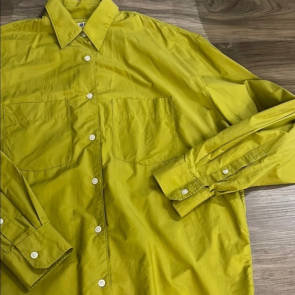 Uniqlo U Green Button Up Shirt - Picture 4 of 6
